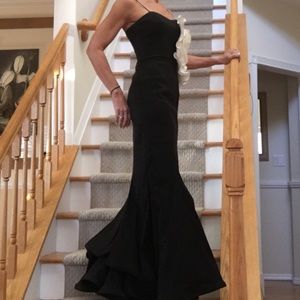 Black tie ready! Sleeveless black evening gown. Size 4. Serious buyers only.